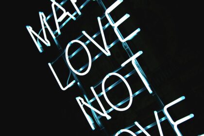 Navigating Love: How to Tenderly Manage Relationship Expectations