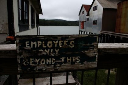 Setting Strong Workplace Boundaries to Protect Your Well-Being