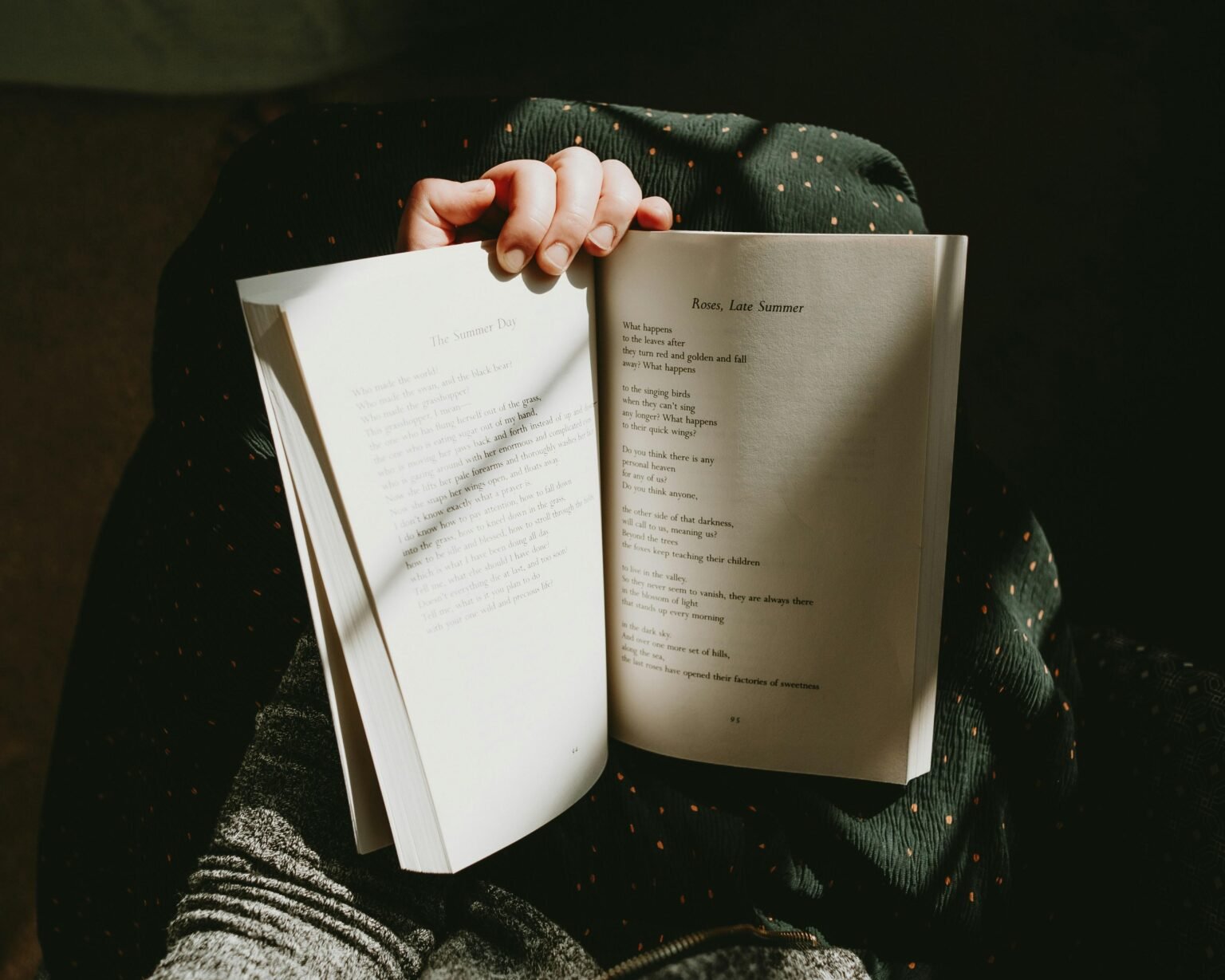 Building Your Reflective Journal Routine: A Heartfelt Guide
