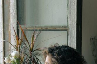 Mastering the Moment: How to Pause Before You React